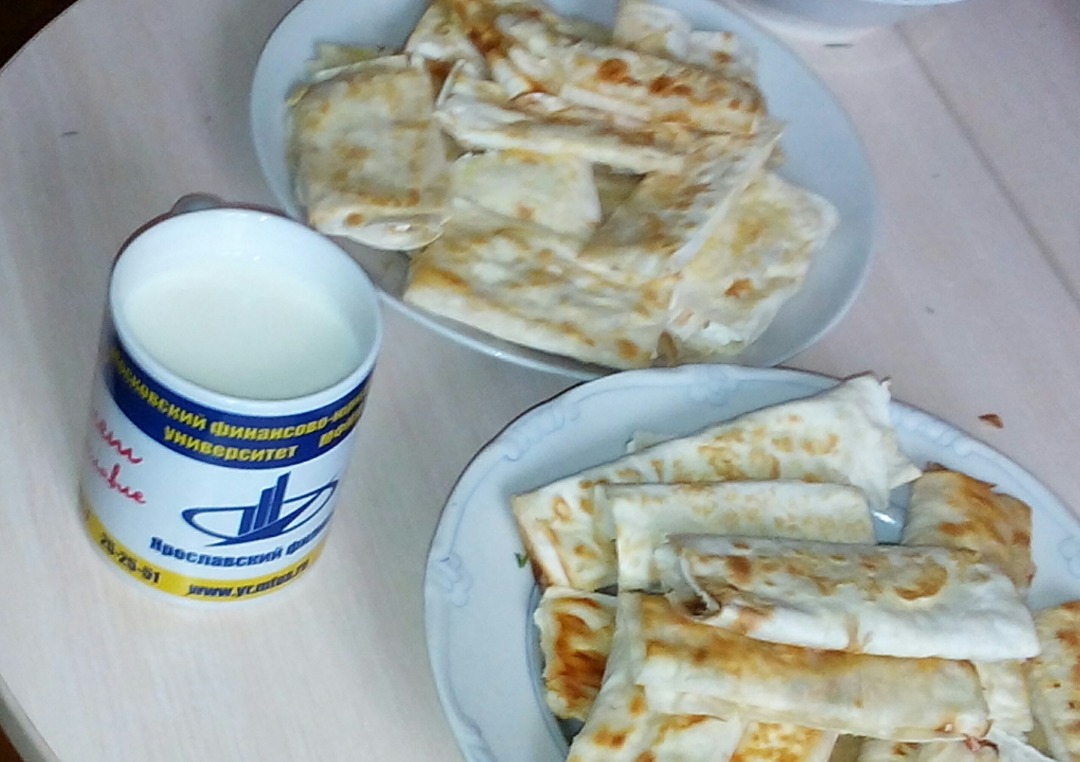 Рулетики из крабовых палочек с укропом