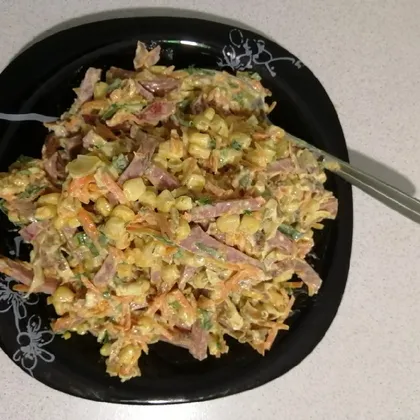 Салат с блинами и колбасой