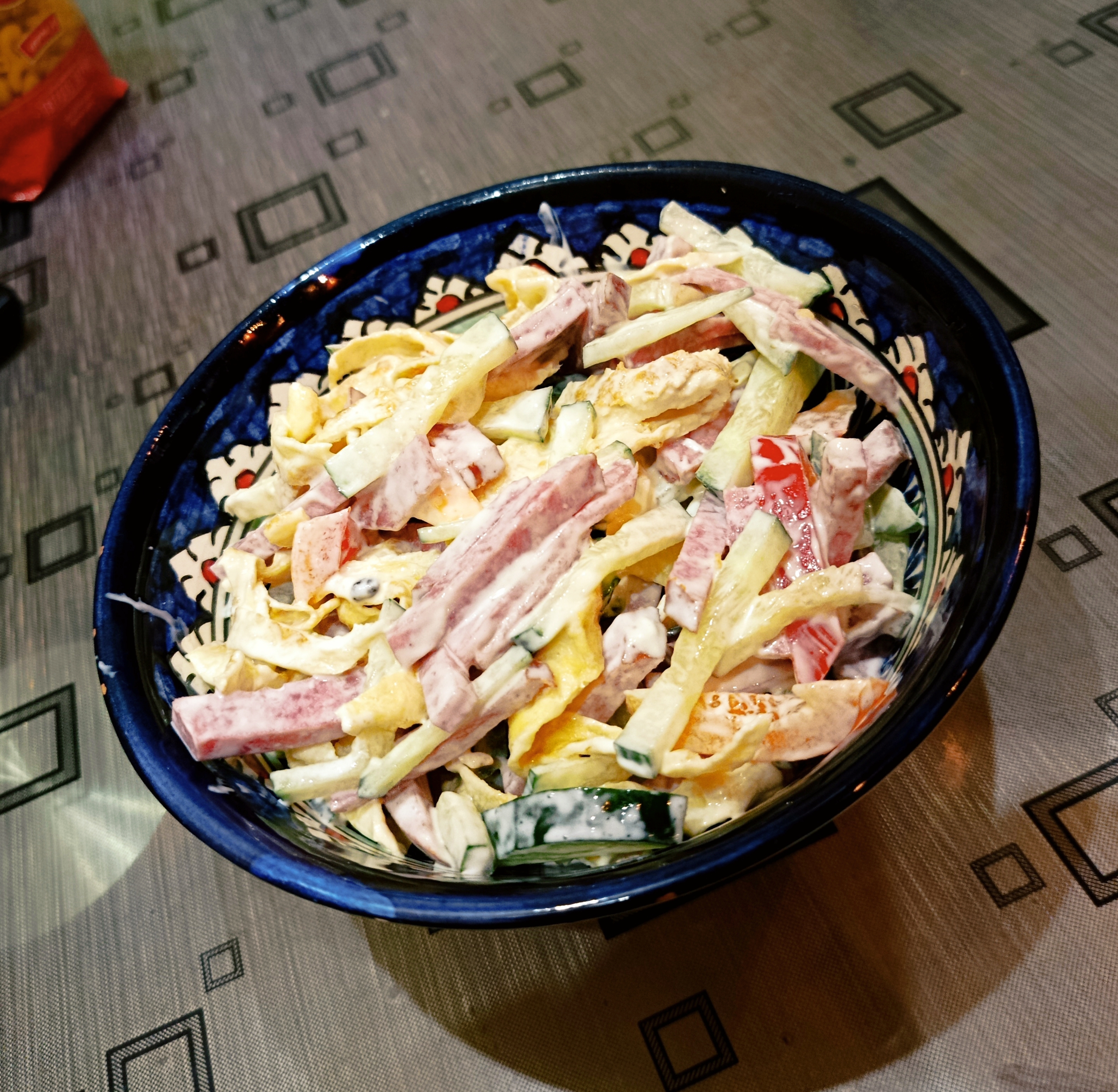 Салат блинный с колбасой