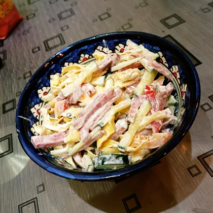 Салат блинный с колбасой