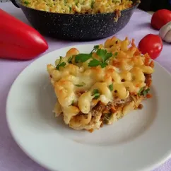 Макаронник с фаршем мясным и шампиньонами