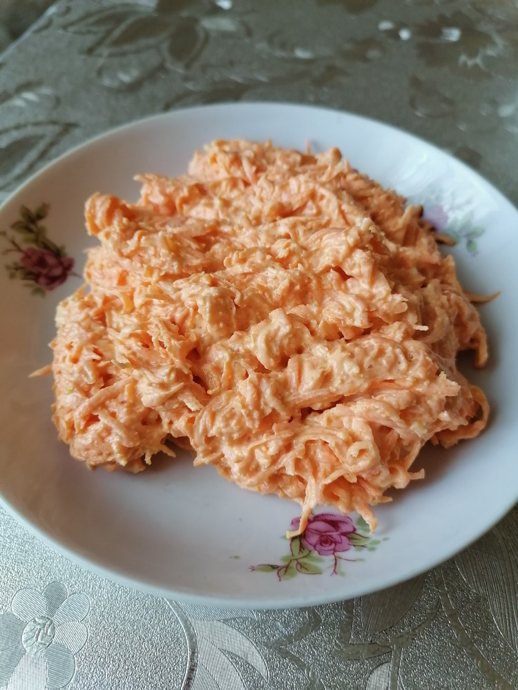 Салат из моркови с яйцом, чесноком и майонезом — рецепт с фото пошагово