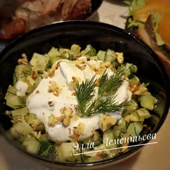 Салат с сельдереем и огурцом 