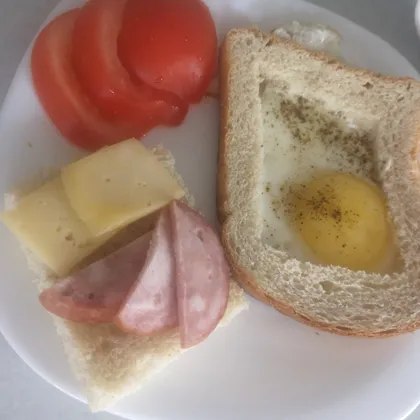Яйцо в хлебе, быстрый перекус или вкусный завтрак