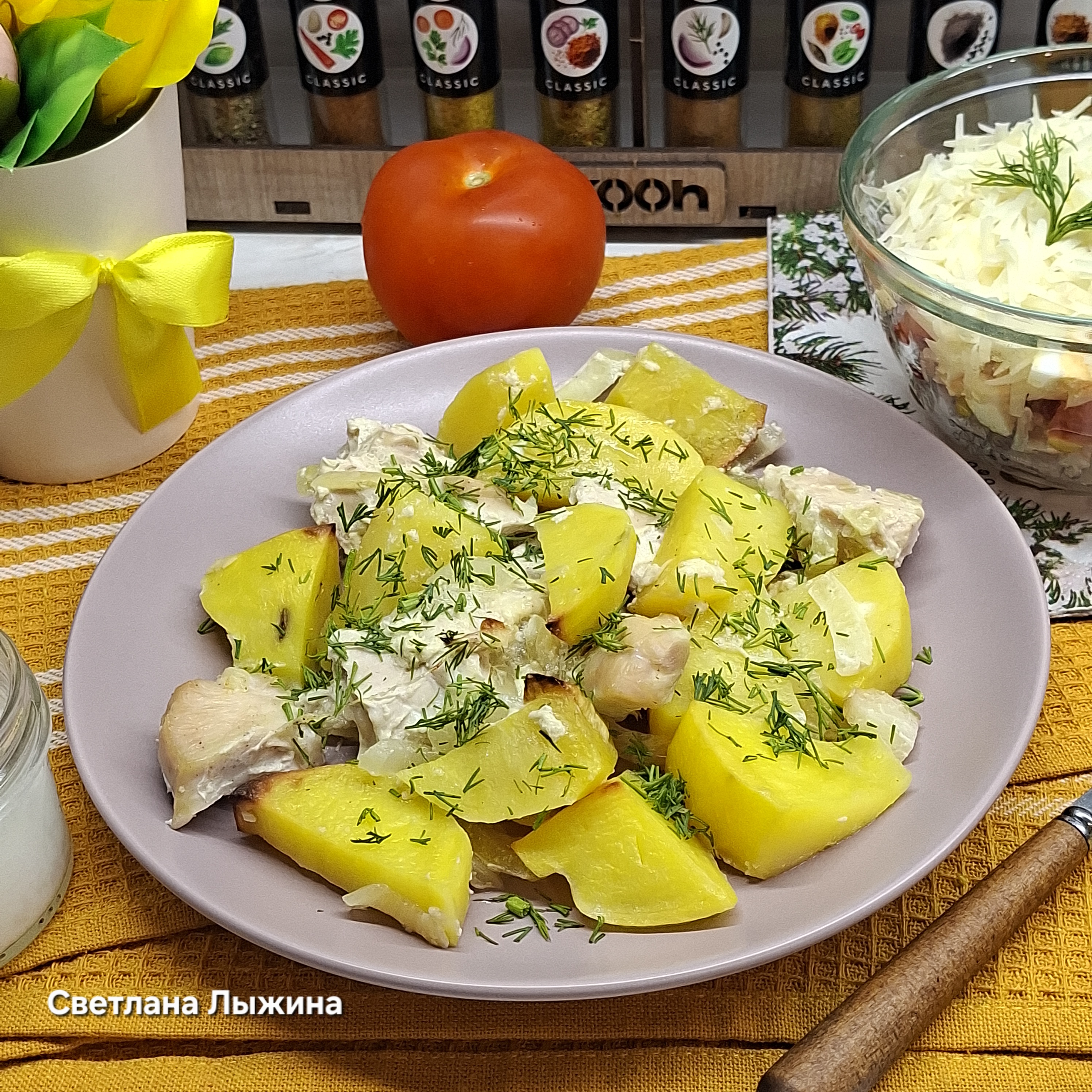 Куриное филе, запеченное с картофелем в духовке