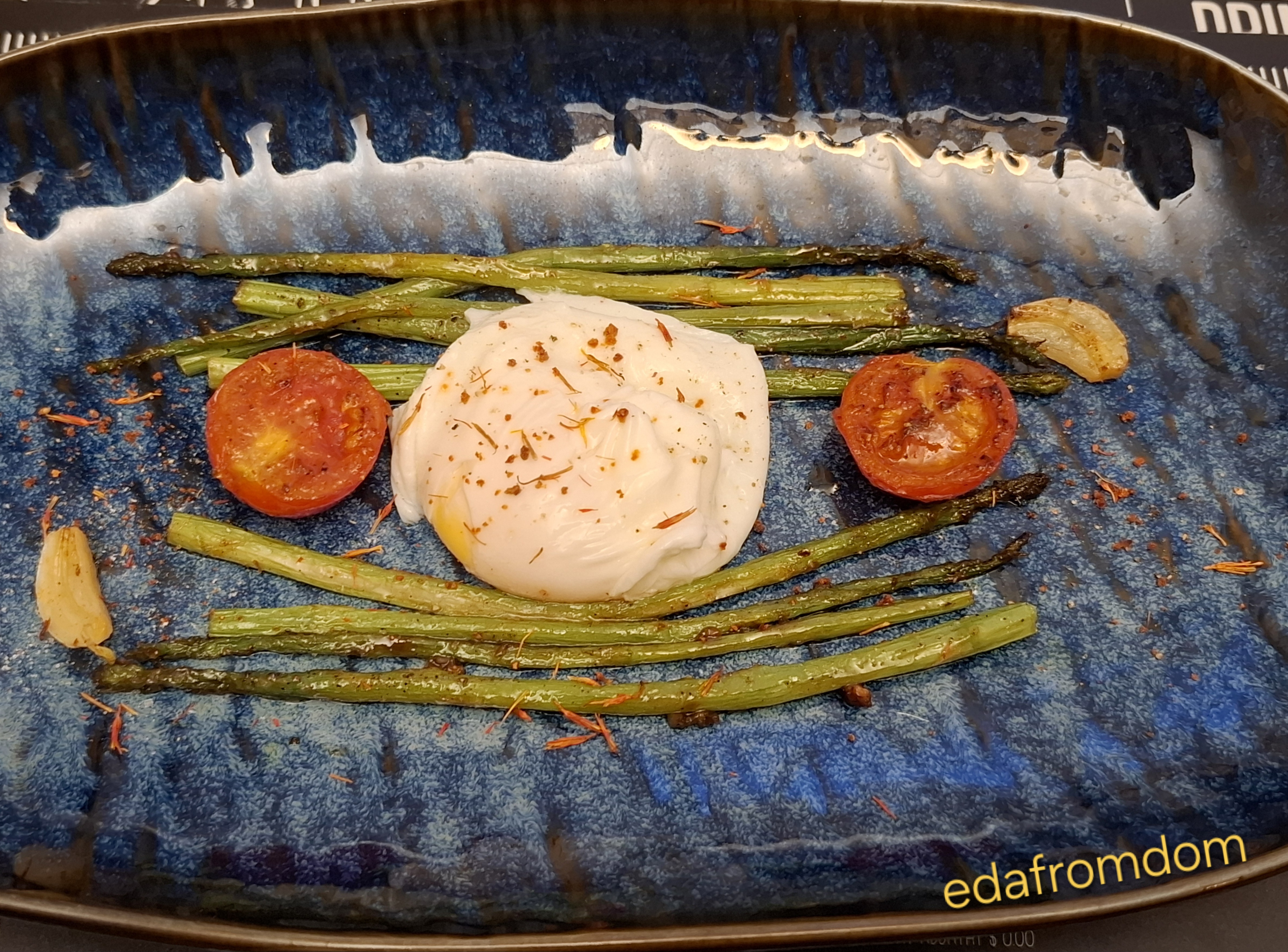 Спаржа и яйцо Пашот