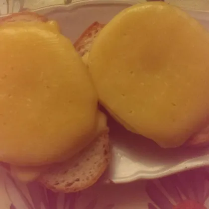 Горячие бутерброды с ананасом