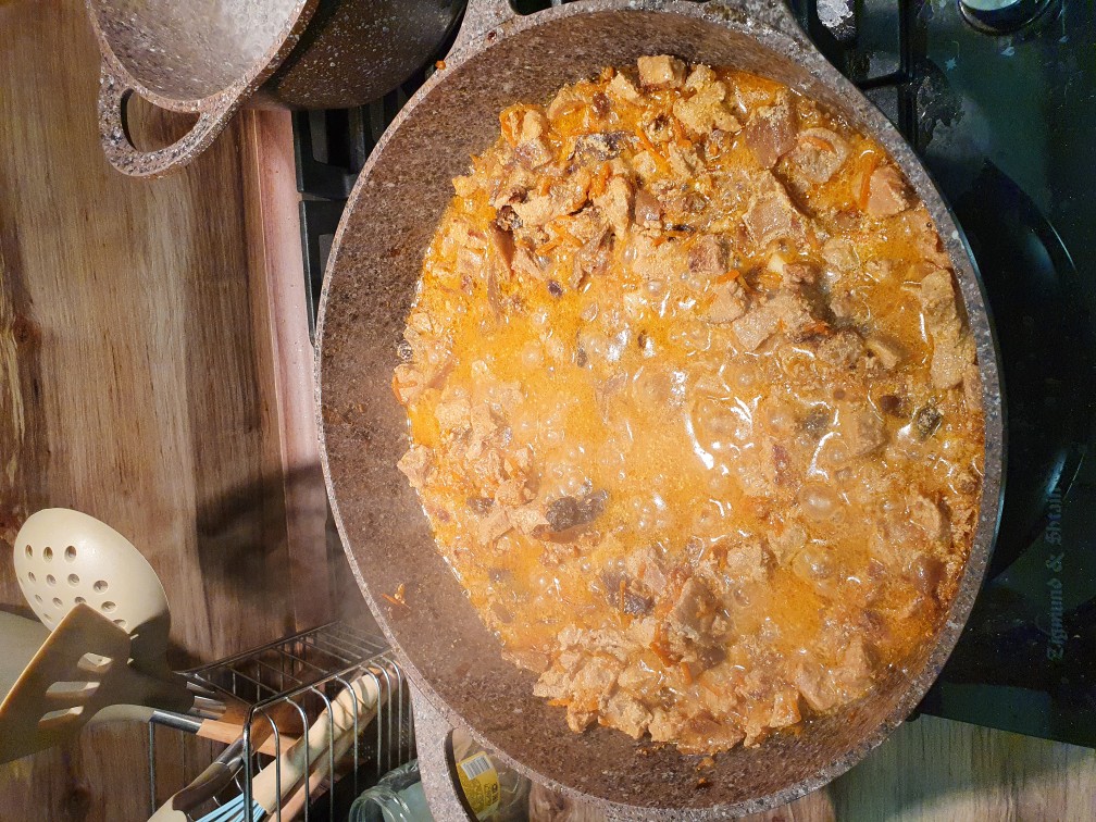 Тушёная свинина с грибами