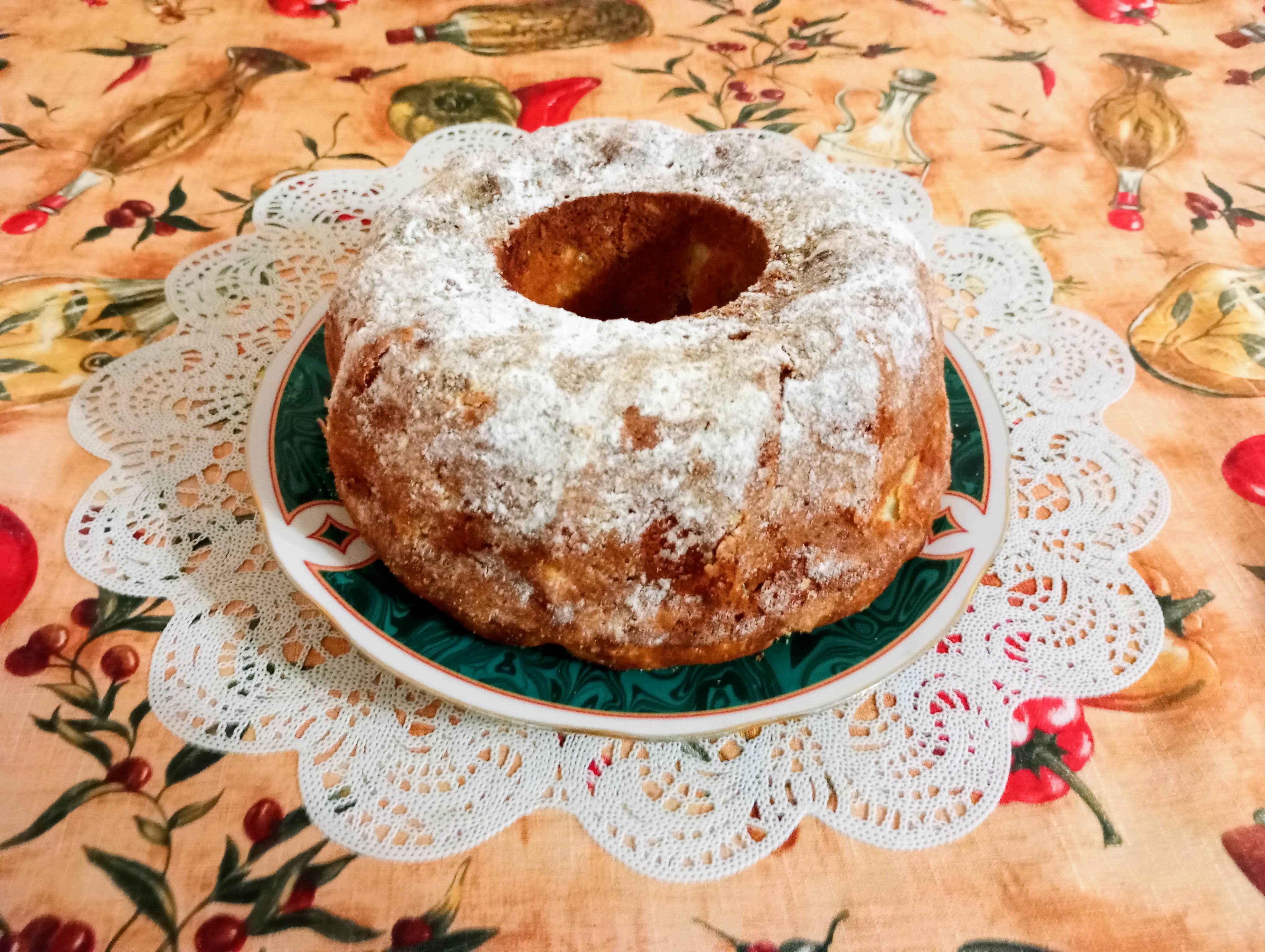 Шарлотка с яблоками и грушами