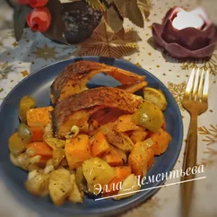 Карп с овощами в духовке на новогодний стол 2026