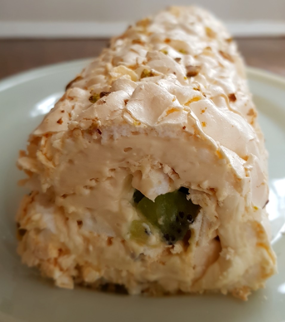 Меренговый рулет