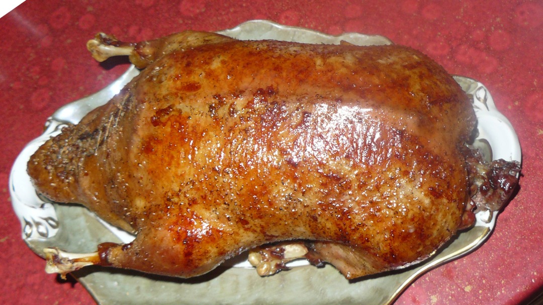 Утка кусочками с гречкой в духовке - вкусный рецепт сочной и мягкой утки