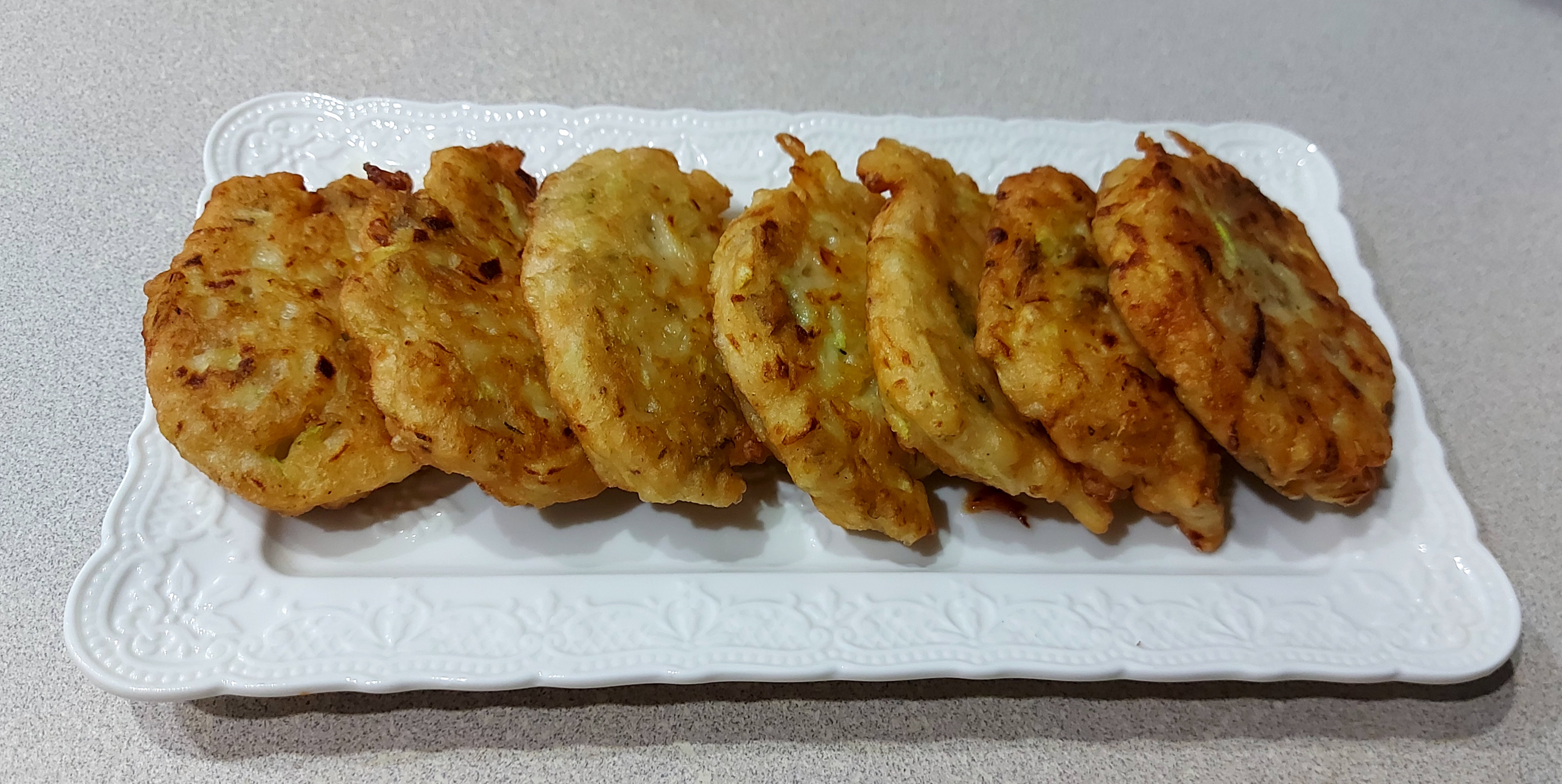 Кабачковые оладьи с творогом 