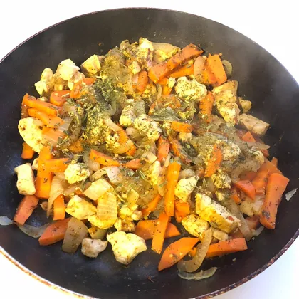 Куриное филе ПП с овощами на сковороде