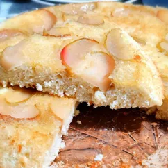 Шарлотка с карамелизированными яблоками 