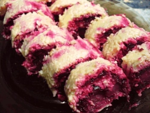 Рулет с сыром, сельдью и свеклой