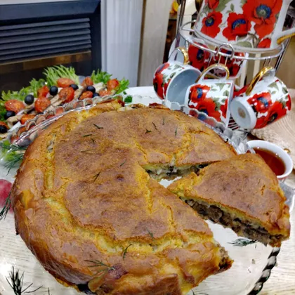 Заливной пирог с мясным фаршем и баклажанами