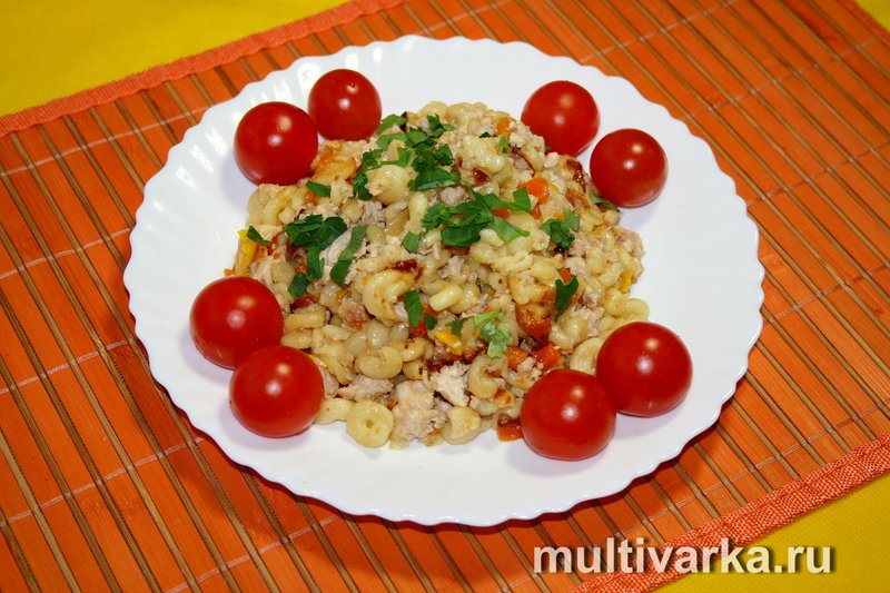 Экспресс-макароны с куриным фаршем и овощами