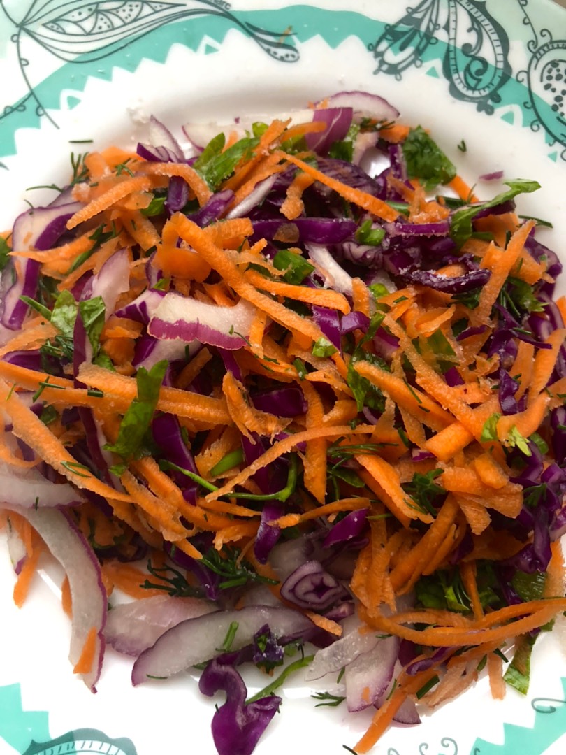 Салат с копченой колбасой, капустой и свежим огурцом - пошаговый рецепт с фото
