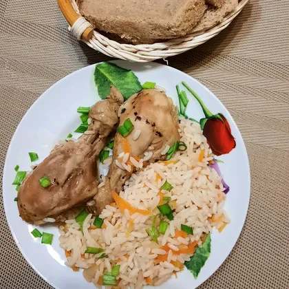 Рис с куриными ножками, запеченные в духовке