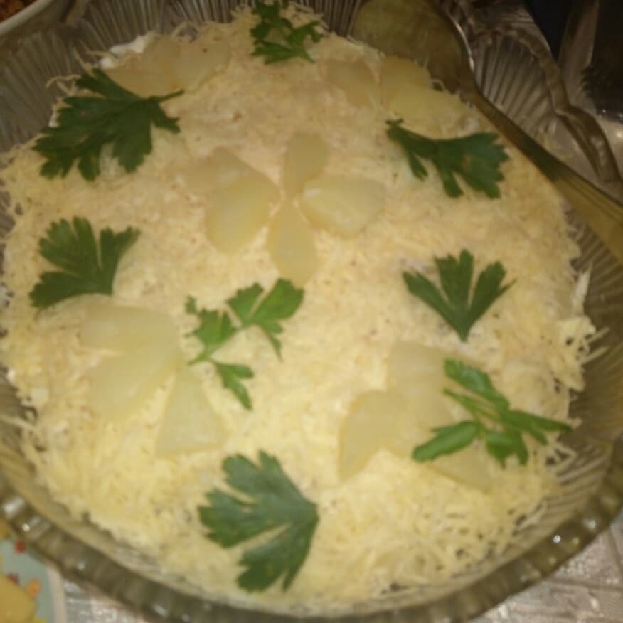 Салат с ананасом и курицей