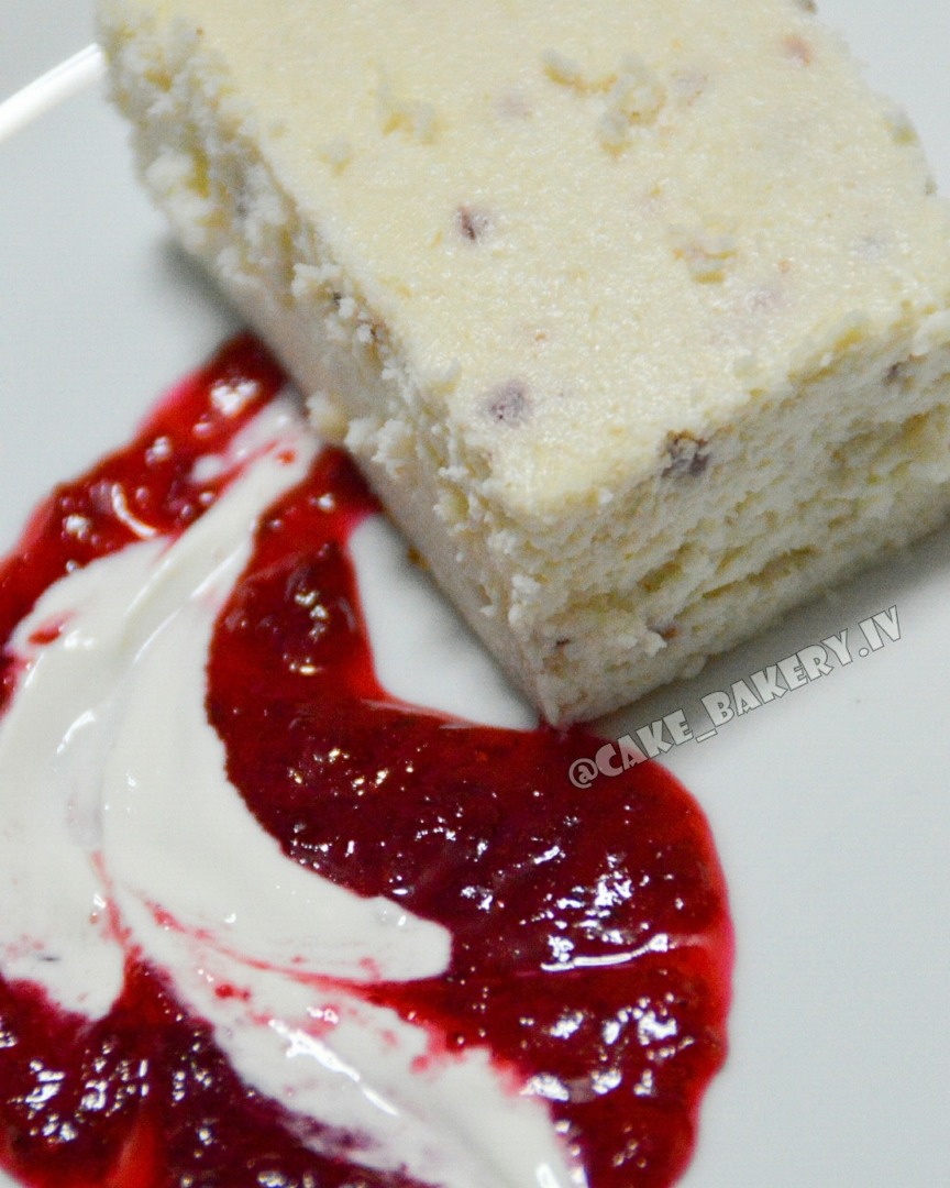 Творожная запеканка, очень нежная, похожа на творожное суфле