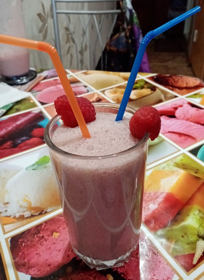 Молочный (фруктовый) коктейль