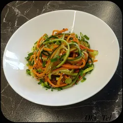 Салат из моркови и свежего огурца