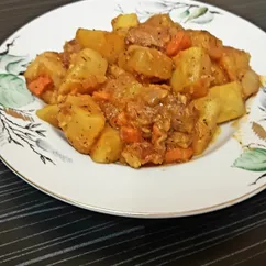 Картофель тушеный с мясом