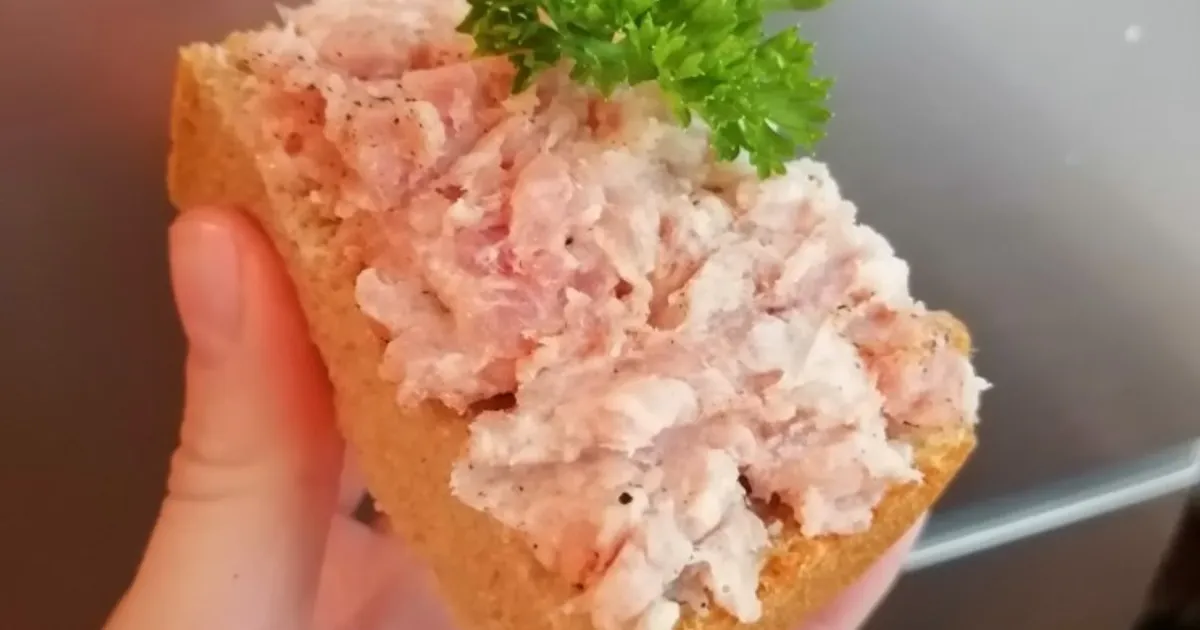 Сало с чесноком перекрученное на мясорубке