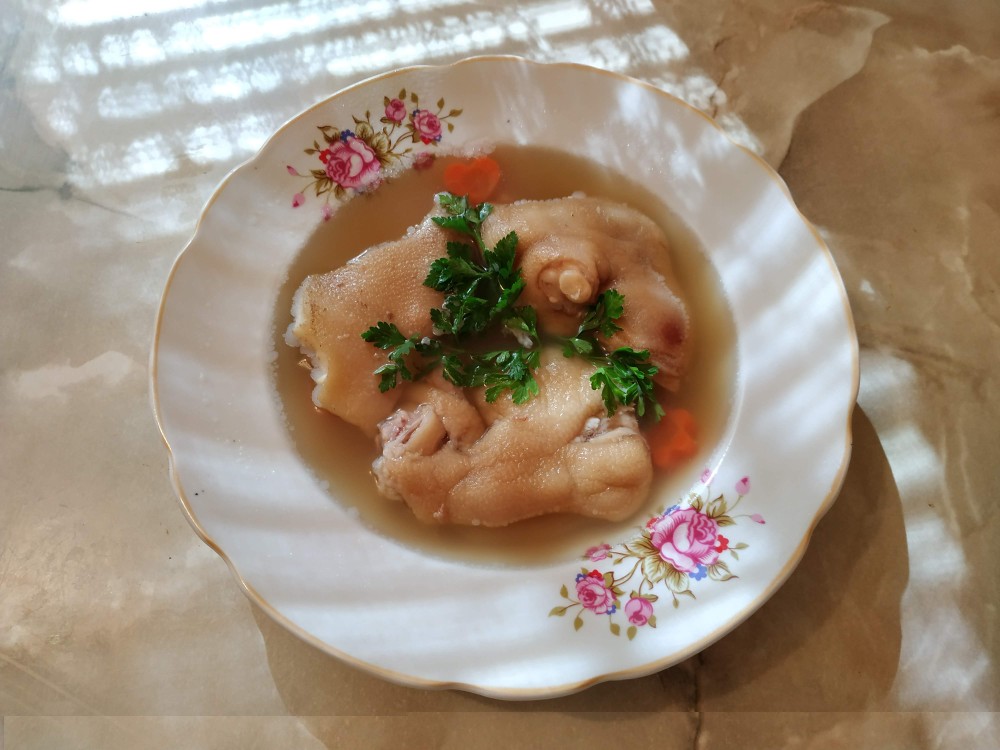 Холодец из свиных ножек — рецепт с фото пошагово