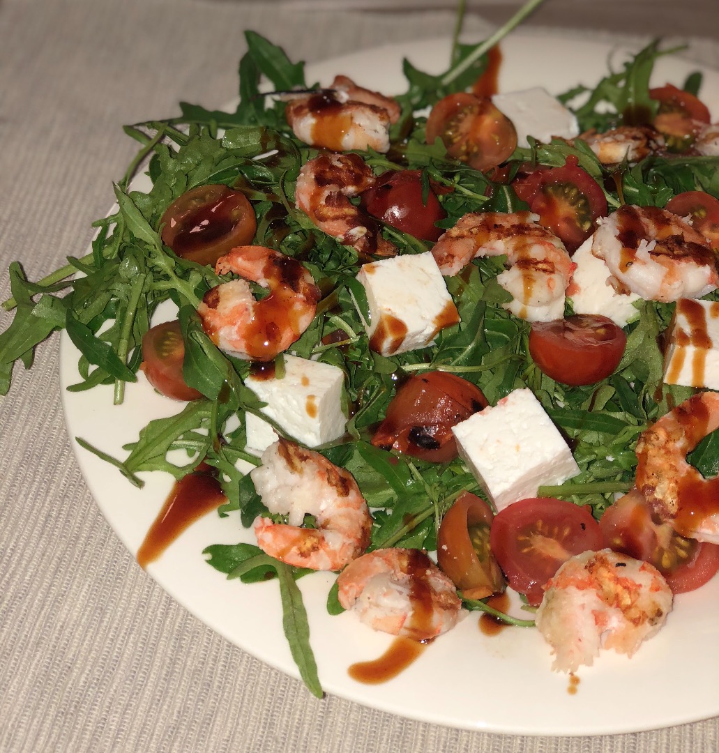 Теплый салат с креветками, кукурузой и беконом, пошаговый рецепт с фото на ккал