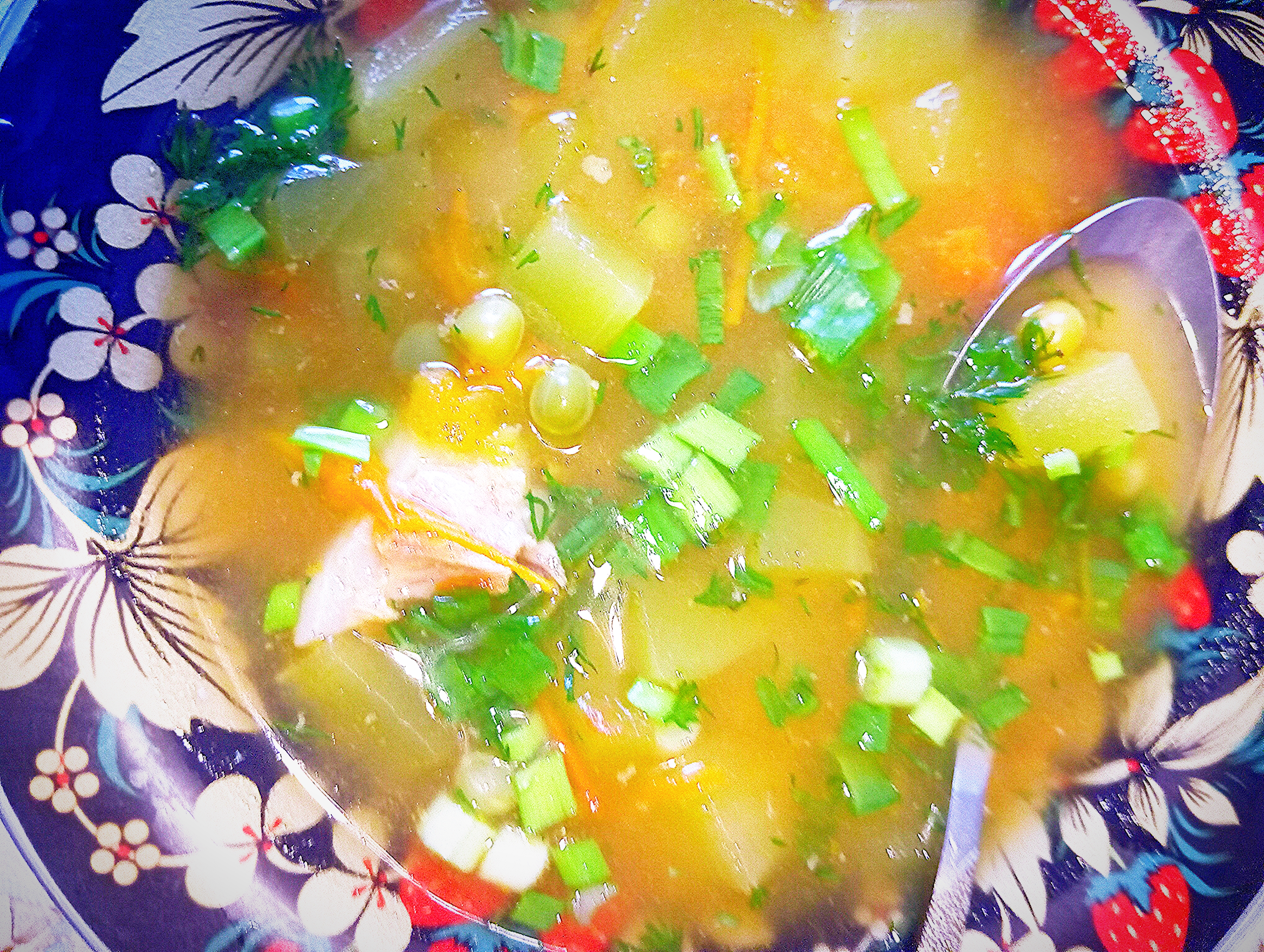 Овощной суп с консервированным горошком и кабачком