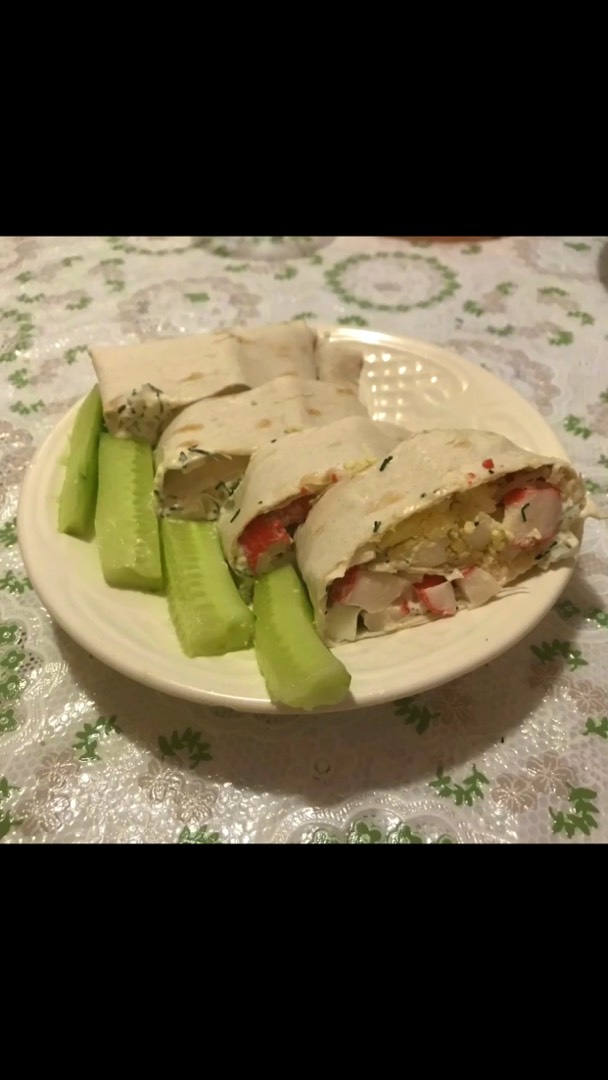 Рулетики с крабовыми палочками