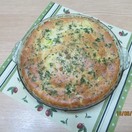 Заливной пирог с зелёным луком, яйцом и свежей капустой