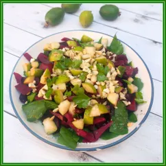 Салат из свёклы и фейхоа