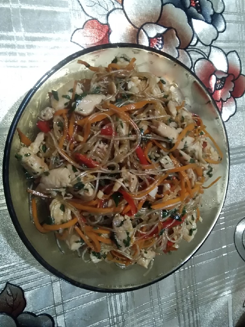 Фунчоза с куриной грудкой