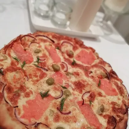 Пицца с соусом беарнез с лососем и креветками 😋😋😋👌🏻