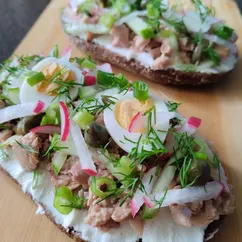 Сморреброды с печенью трески