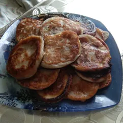 Оладьи на и́огурте