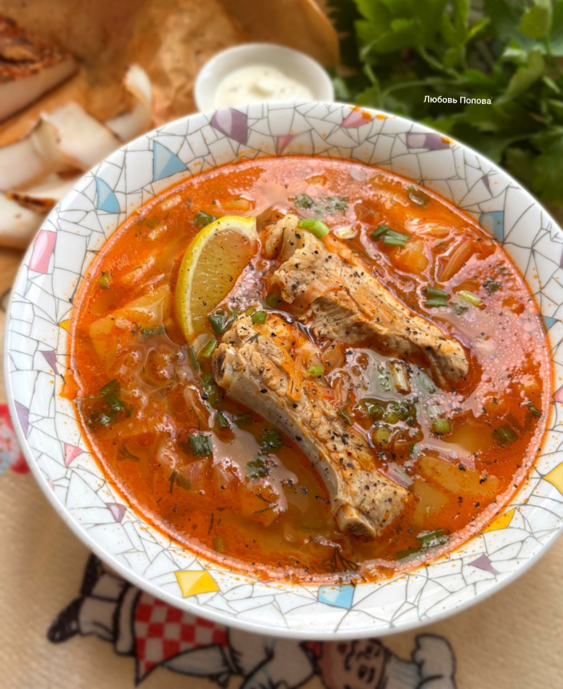 Щи со свиными рёбрышками и свежей капустой