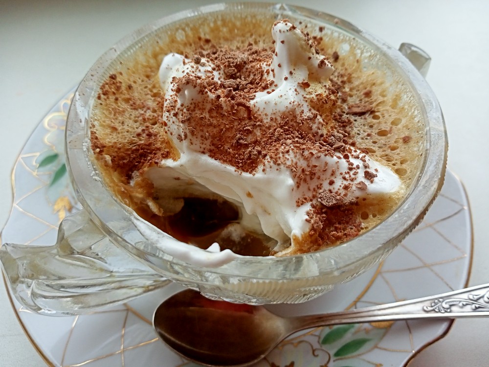 Кофейный десерт с безе