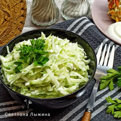 Салат из зелёной редьки с яйцами  