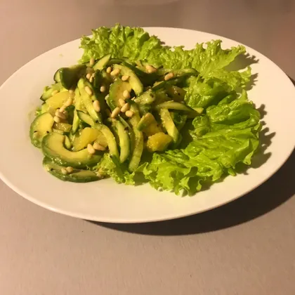 Салат из огурцов, авокадо и киви
