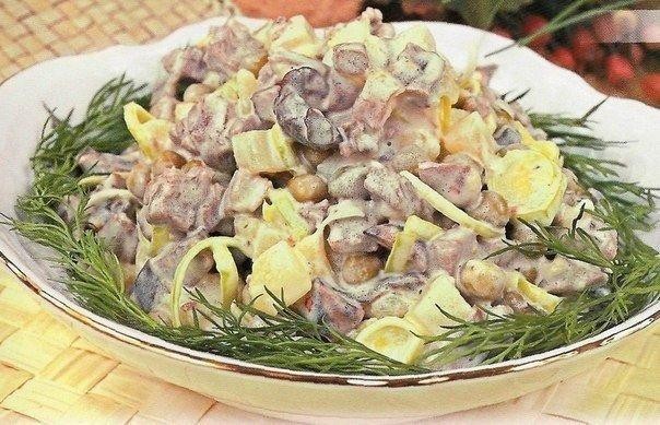 Мясной салат с болгарским перцем и грибами. Рецепт