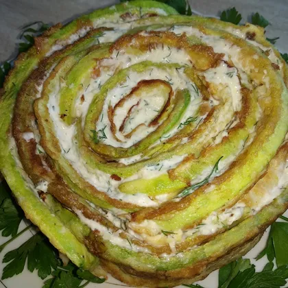 Закусочный кабачковый тортик "Удивительная роза"