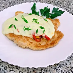 Куриная отбивная с перцем и моцареллой