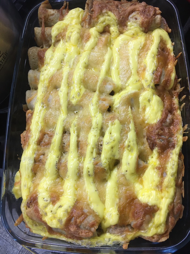 Блинчики на манке с начинкой под сырной корочкой