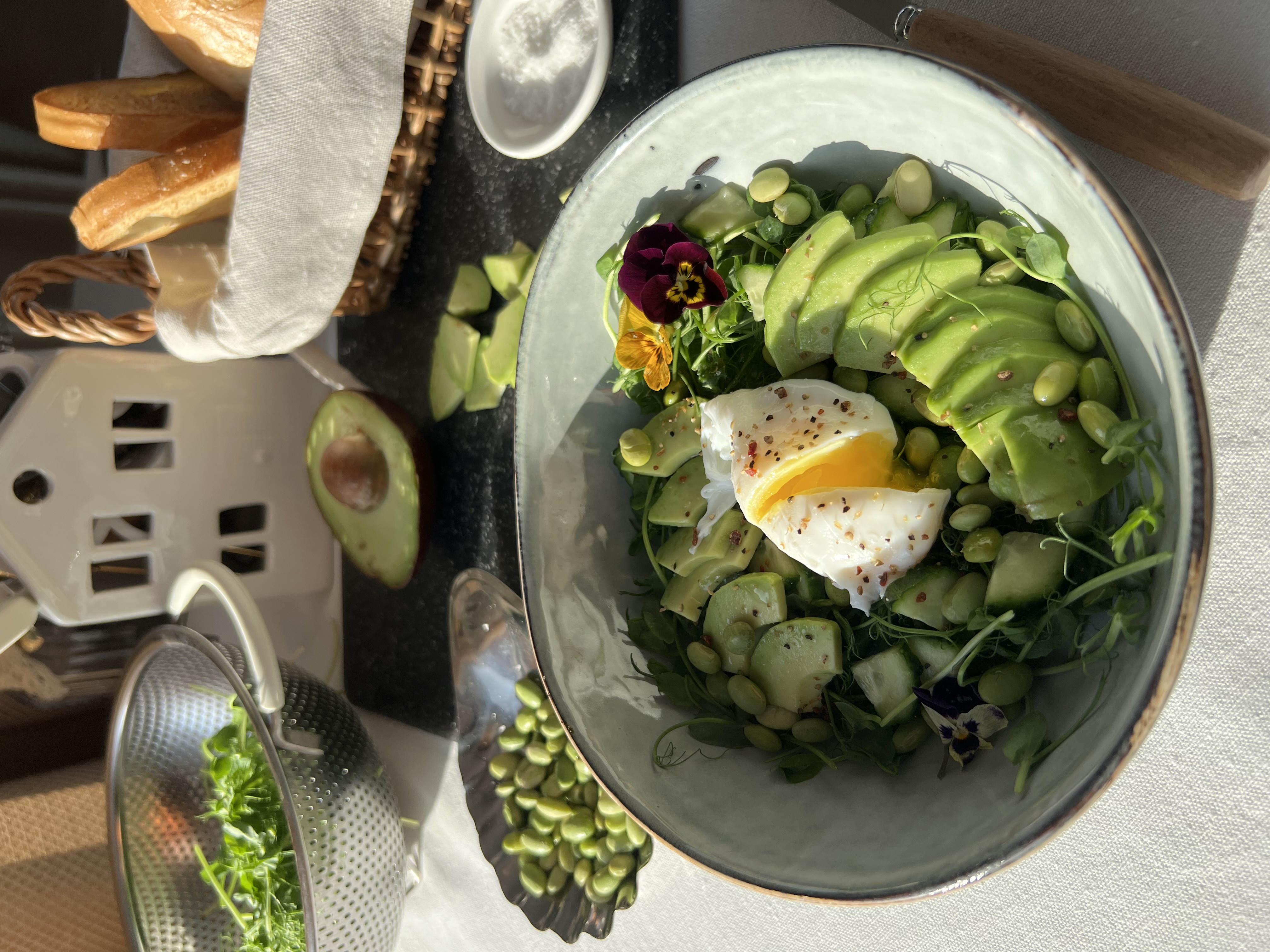 Зелёный салат с бобами Эдамаме