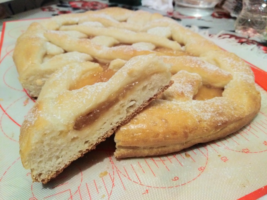 Пирог с яблоками и повидлом – кулинарный рецепт